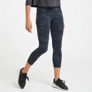 SPANX Look at me now legging black camo Shapewear Sz M NEW